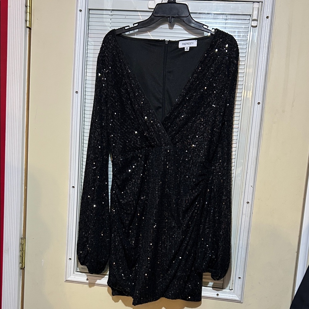 EUC Elegant Black Sequin Long Sleeve tunic